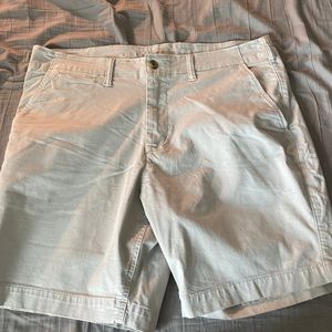 American Eagle Flex 9” Lived-In Khaki (white) Short (Size 36)